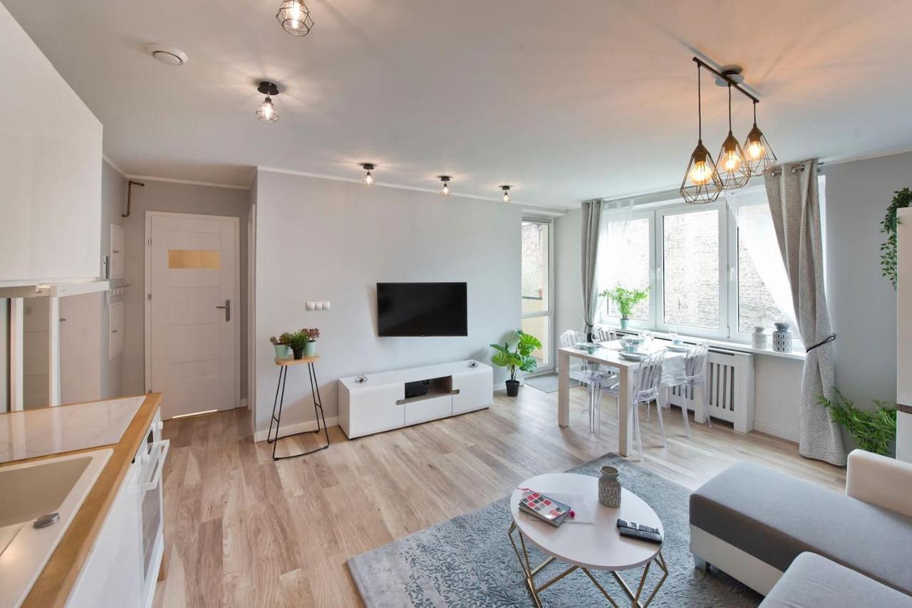 Stay Hip In Vibrant Centrally Located Apartment In Old Town Гданськ Екстер'єр фото